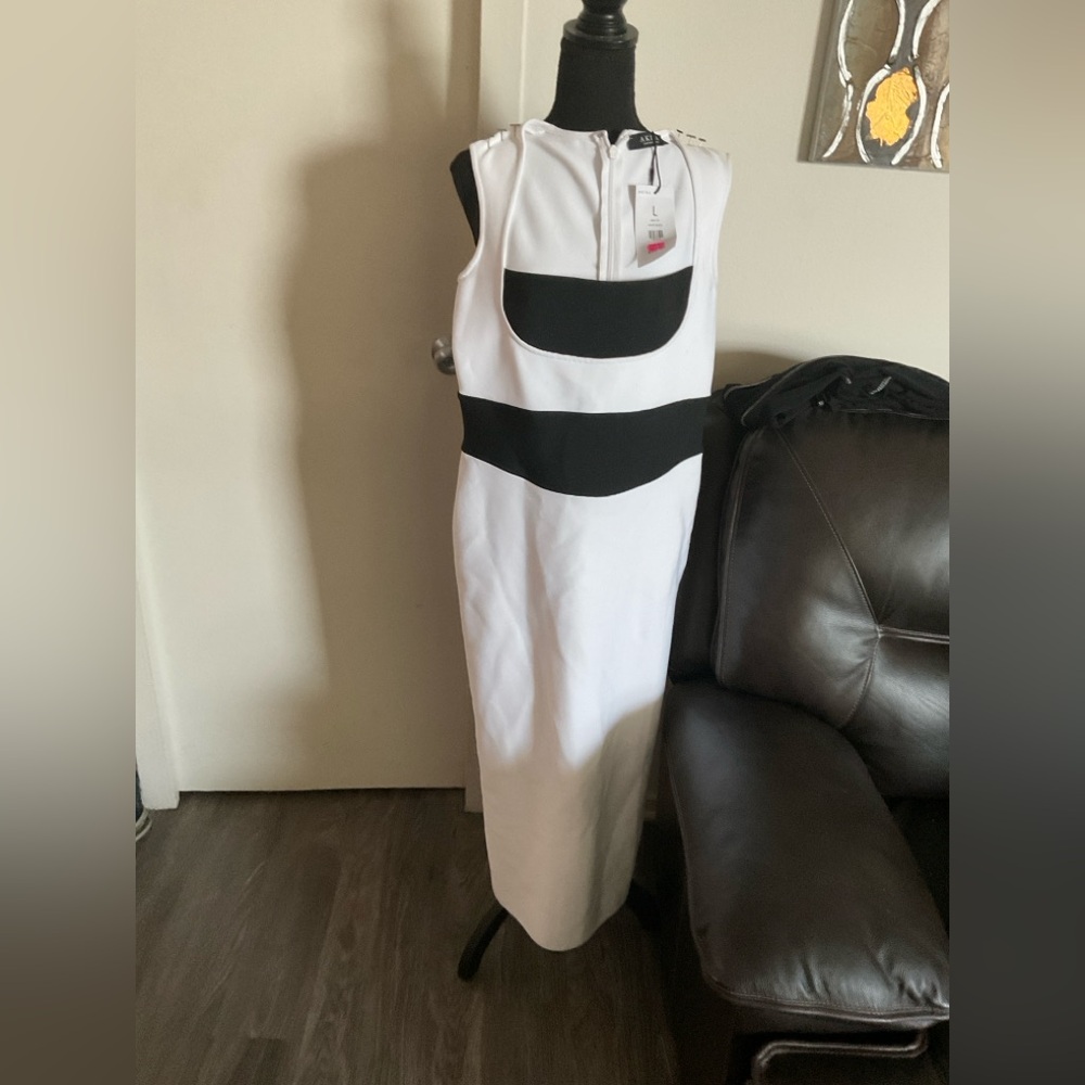 AKIRA Black & White Knit Bodycon Midi Dress – Size Large – NWT